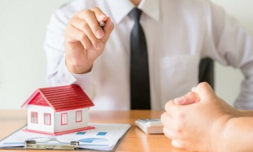 Que documentação precisa para vender a sua casa? Dizemos-lhe